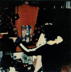 December-25-1975-Elvis-Presley-With-Lisa-Mari-Christmas-Day-Rare-Photos-3.jpg
